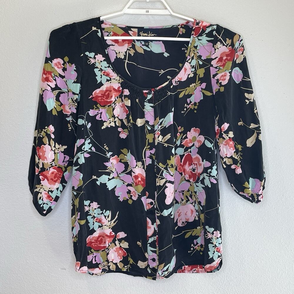 Yumi Kim Button Front Silk Top Womens Size Medium Dark Blue Floral 3/4 Sleeve